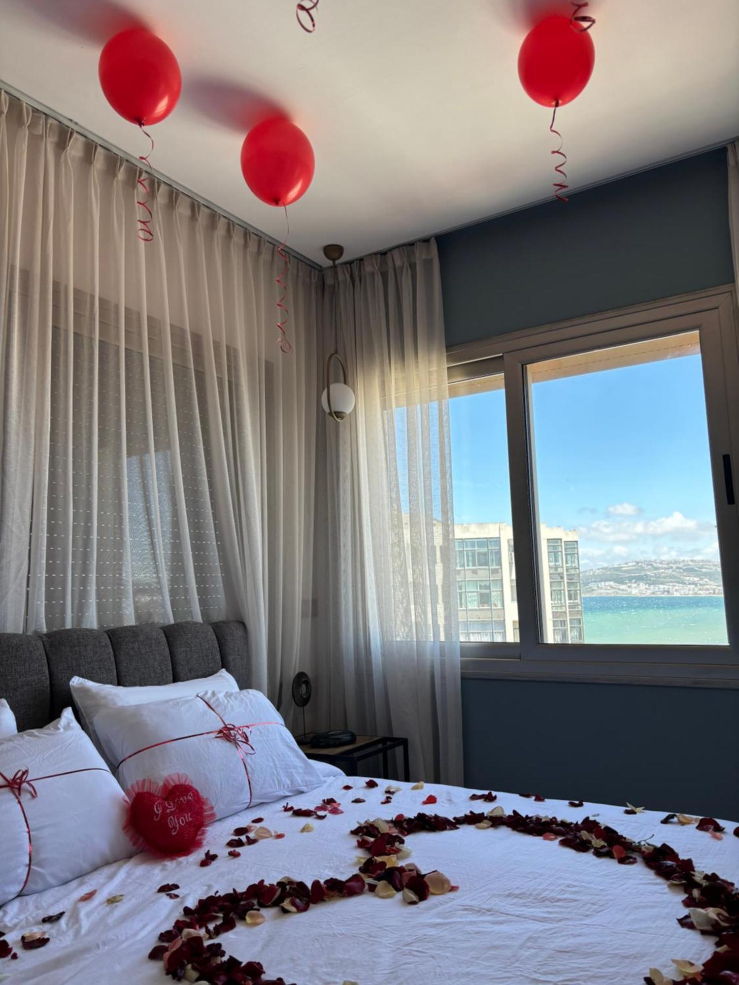 Marina View Residence Luxurious Studio Retreat With Stunning Ocean Views 1 Double Bedroom, 1 Convertible Couch Tanger Exterior foto